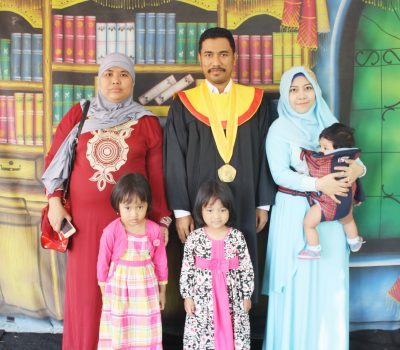 Wisuda Sarjana Hukum Universitas Darul Ulum Jombang 2015